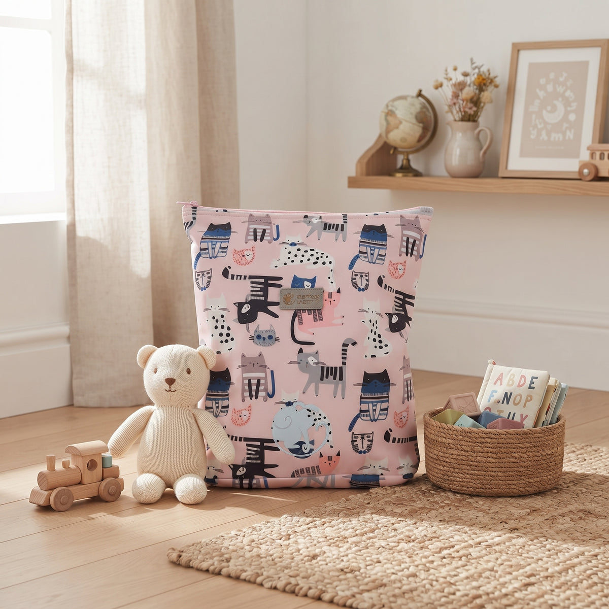 Mochila infantil softshell Monkey Mum® - Gatinhos - Rosa