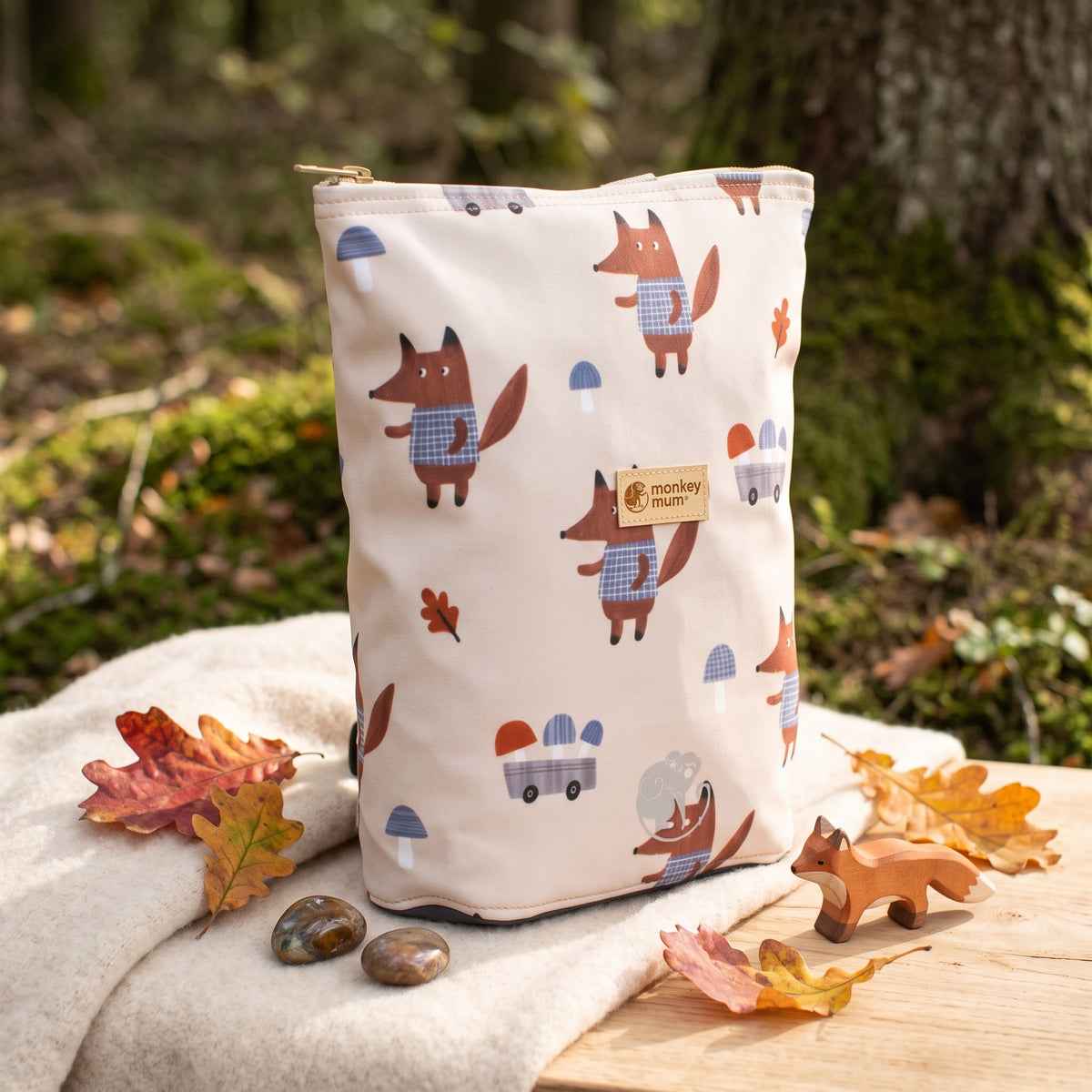 Mochila softshell infantil Monkey Mum® - Raposas nos cogumelos