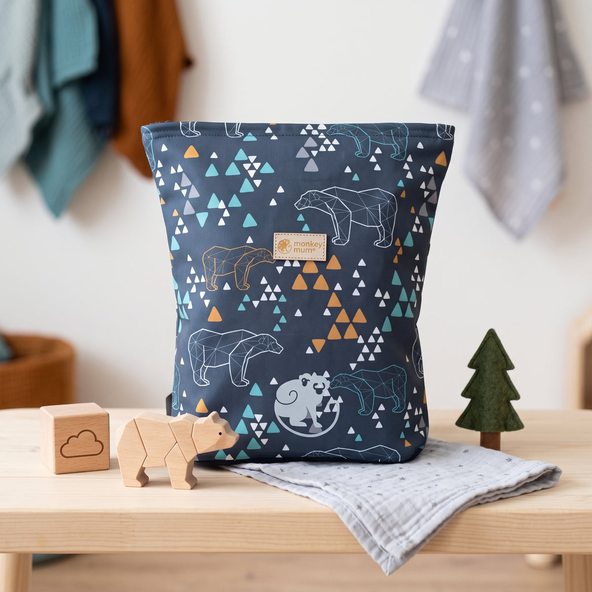Mochila infantil softshell Monkey Mum® - Urso origami - Azul-escuro
