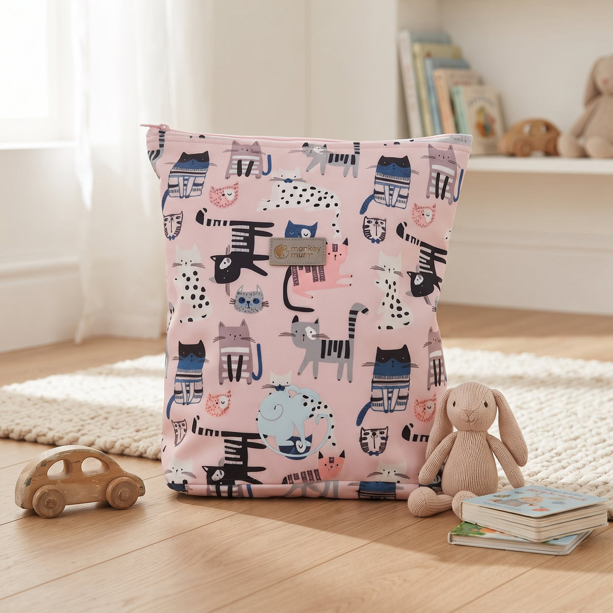 Mochila infantil softshell Monkey Mum® - Gatinhos - Rosa