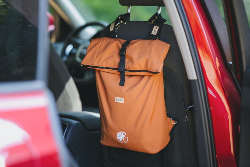 Monkey Mum® Mochila integrada em softshell para o porta-bebé Carrie - Framboesa suculenta