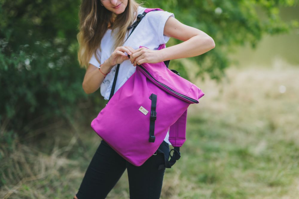 Monkey Mum® Mochila integrada em softshell para o porta-bebé Carrie - Framboesa suculenta