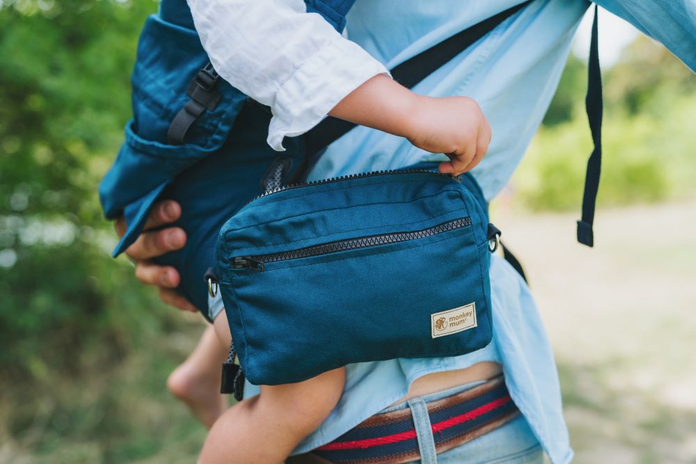Monkey Mum® Bolsa multifuncional para a cintura para o porta-bebés Carrie - Sombra prateada